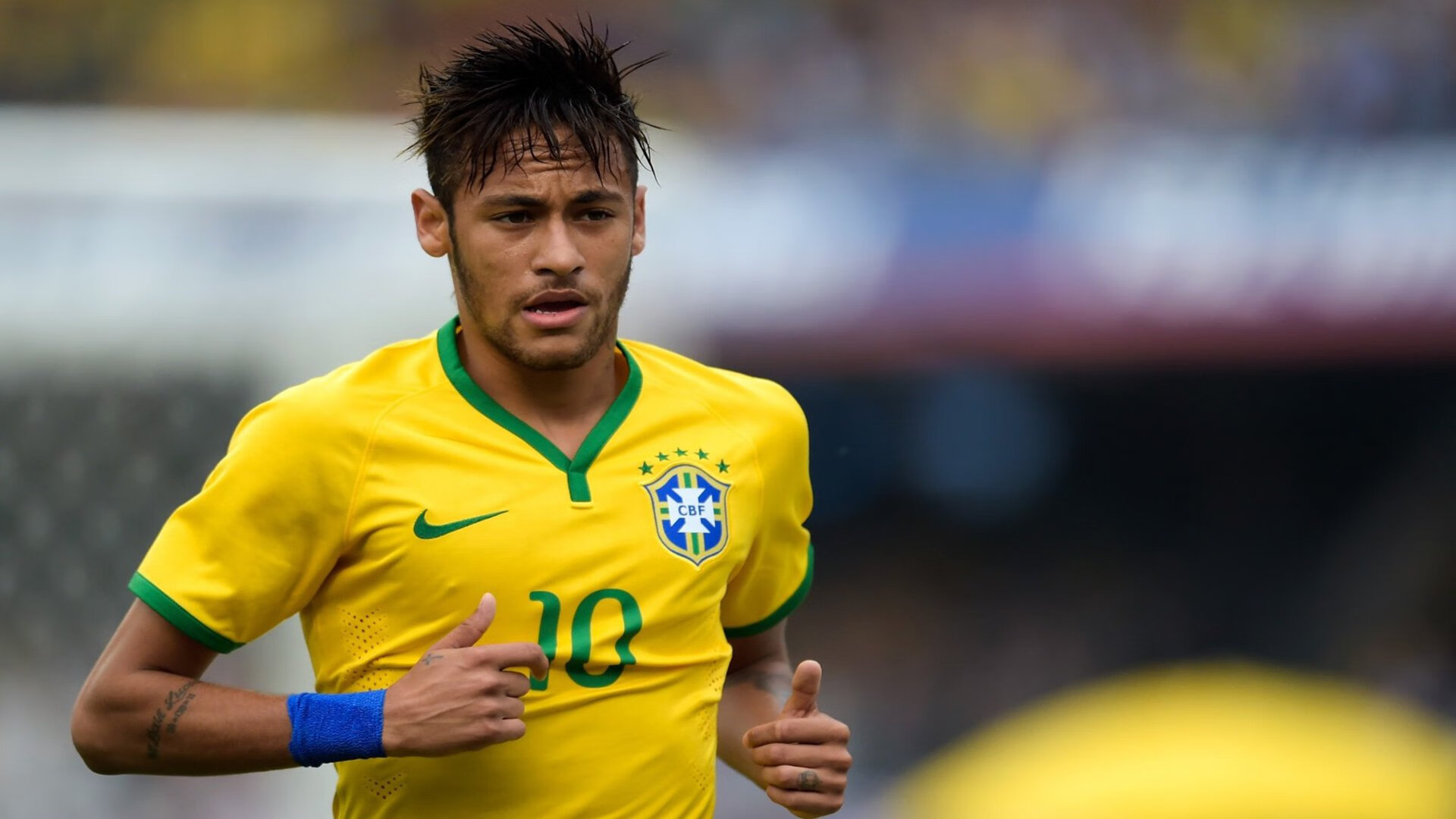 暮年金狼撕破蓝衫，高卢雄鸡啼鸣提前杀局—致敬传奇与正视现实的足球夜晚