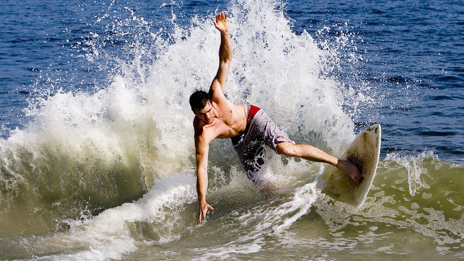 孔德凌空一剑!多特蒙德主场黄黑风暴席卷,欧冠决赛门票近在咫尺